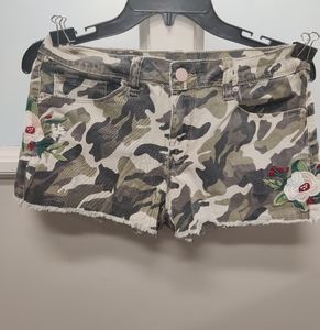 Embroidered shorts